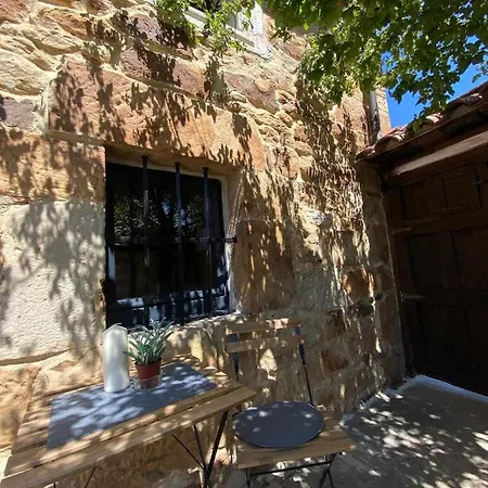 Casas De Quintanilla 3 *