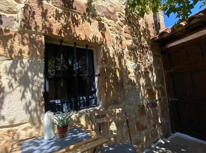 Casas De Quintanilla 3 *