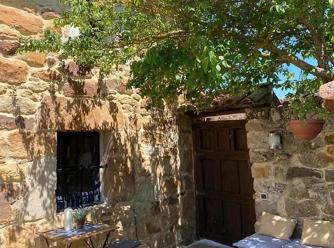 Casas De Quintanilla 3 *